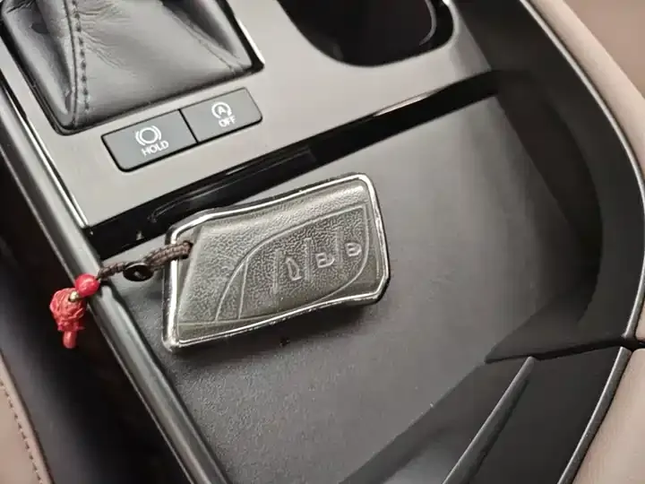 Lexus ES 2023 200 Excellence Edition 9