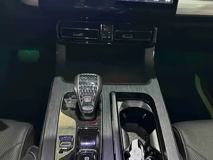 Chuanqi ES9 2024 PHEV 143km Max 11
