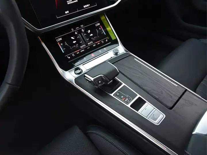Audi A6L 2025 45 TFSI Selected Dynamic Ventilated and Comfortable Bag 10