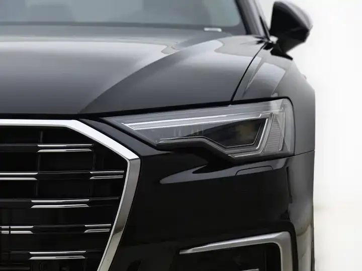 Audi A6L 2025 45 TFSI Selected Dynamic Ventilated and Comfortable Bag 3