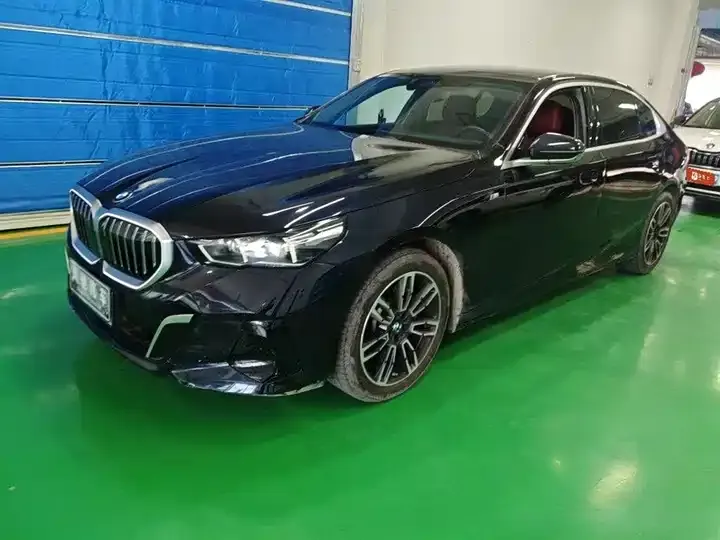 BMW 5 Series 2025 530Li xDrive M Sports Kit - View 1