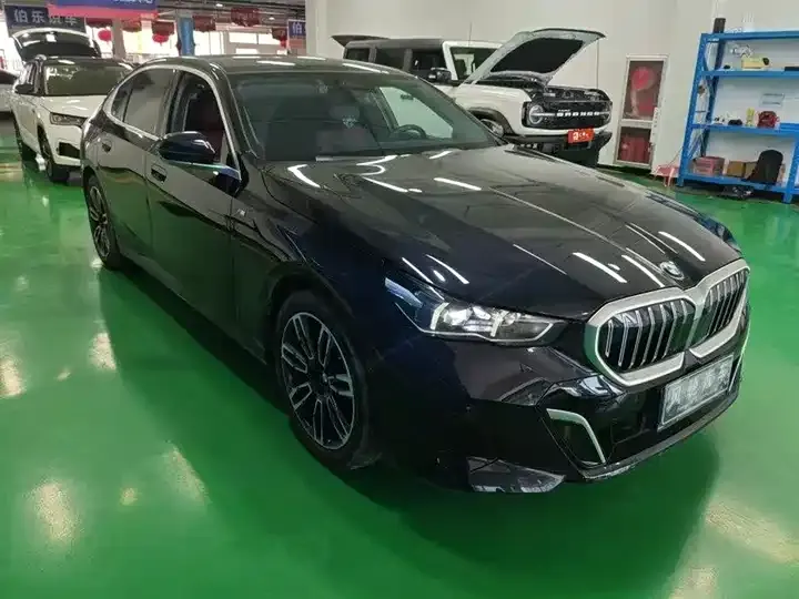 BMW 5 Series 2025 530Li xDrive M Sports Kit 2