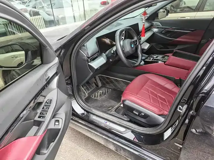 BMW 5 Series 2025 530Li xDrive M Sports Kit 8