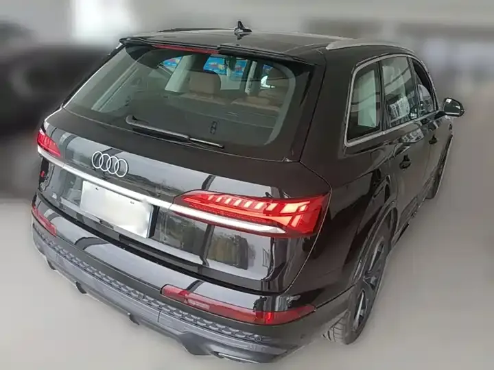 Audi Q7 2025 55 TFSI quattro S line Sport 12