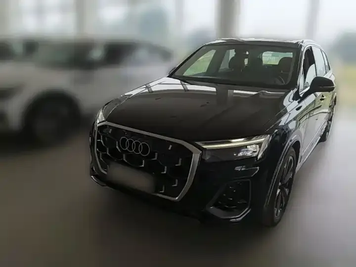 Audi Q7 2025 55 TFSI quattro S line Sport 3