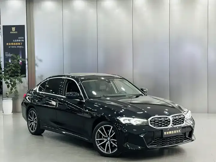 BMW 3 Series 2023 325Li M Sports Suit 3