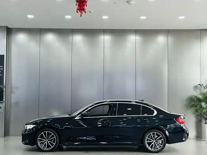 BMW 3 Series 2023 325Li M Sports Suit 8