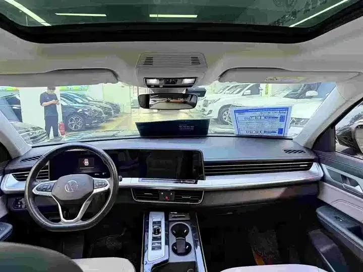 Lan Tour 2023 330TSI Deluxe Tour Edition 5