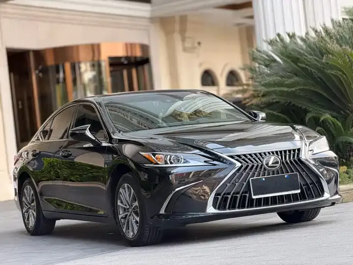 Lexus ES 2023 200 Excellence Edition 3