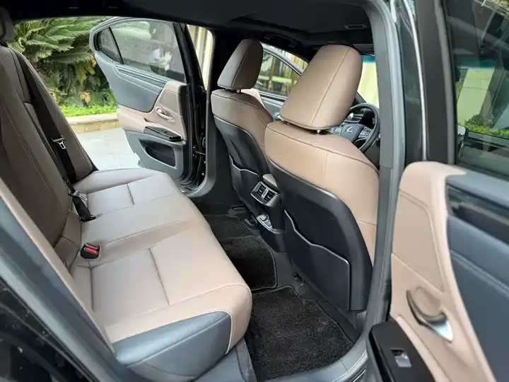 Lexus ES 2023 200 Excellence Edition 5