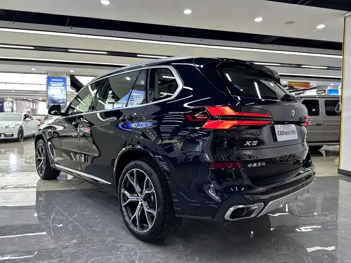BMW X5 2023 xDrive 30Li Luxury M Sport Package 5