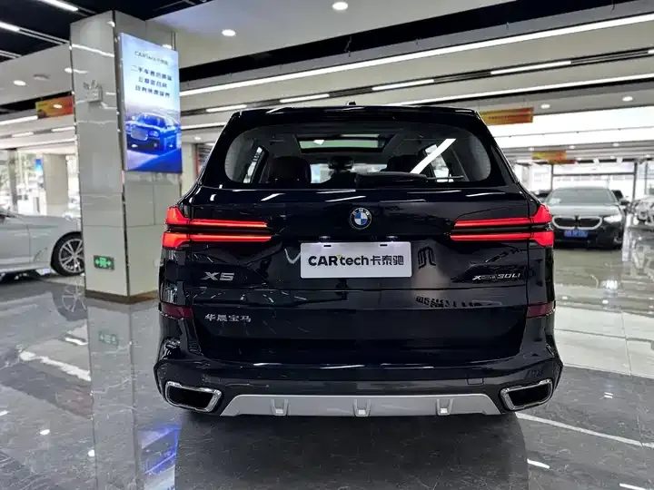 BMW X5 2023 xDrive 30Li Luxury M Sport Package 6