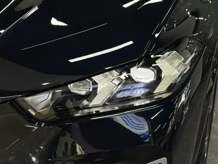 BMW X5 2023 xDrive 30Li Luxury M Sport Package 7