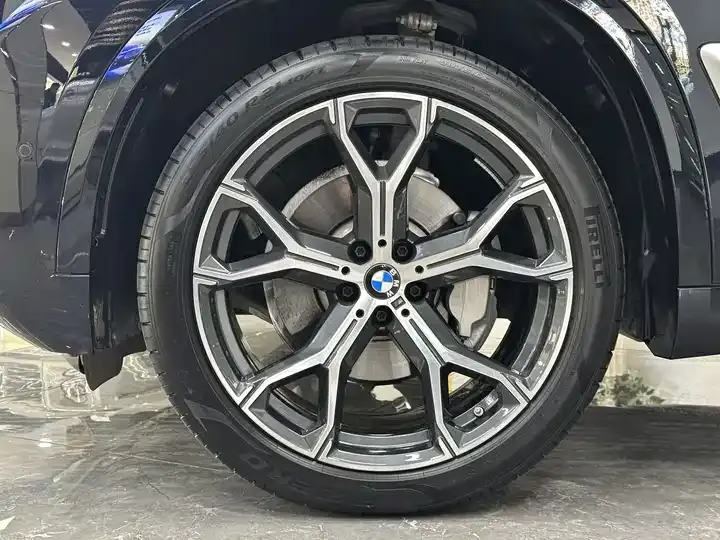 BMW X5 2023 xDrive 30Li Luxury M Sport Package 8