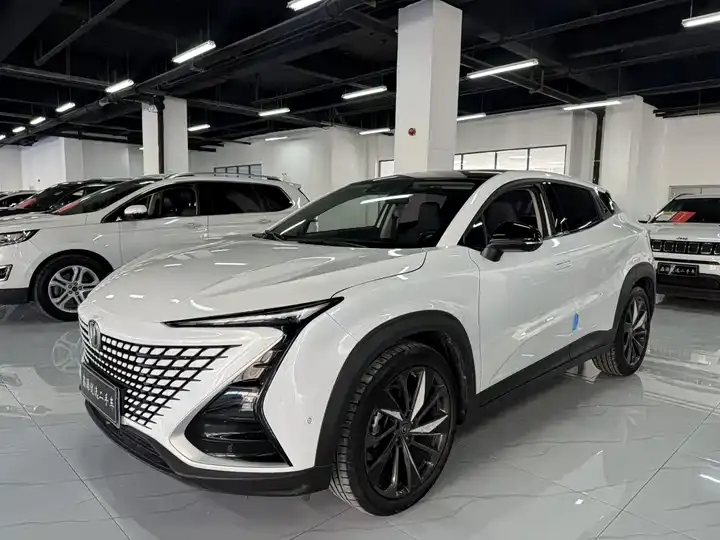 Открыть галерею: ChangAn UNI-T 2020 1.5T Flagship