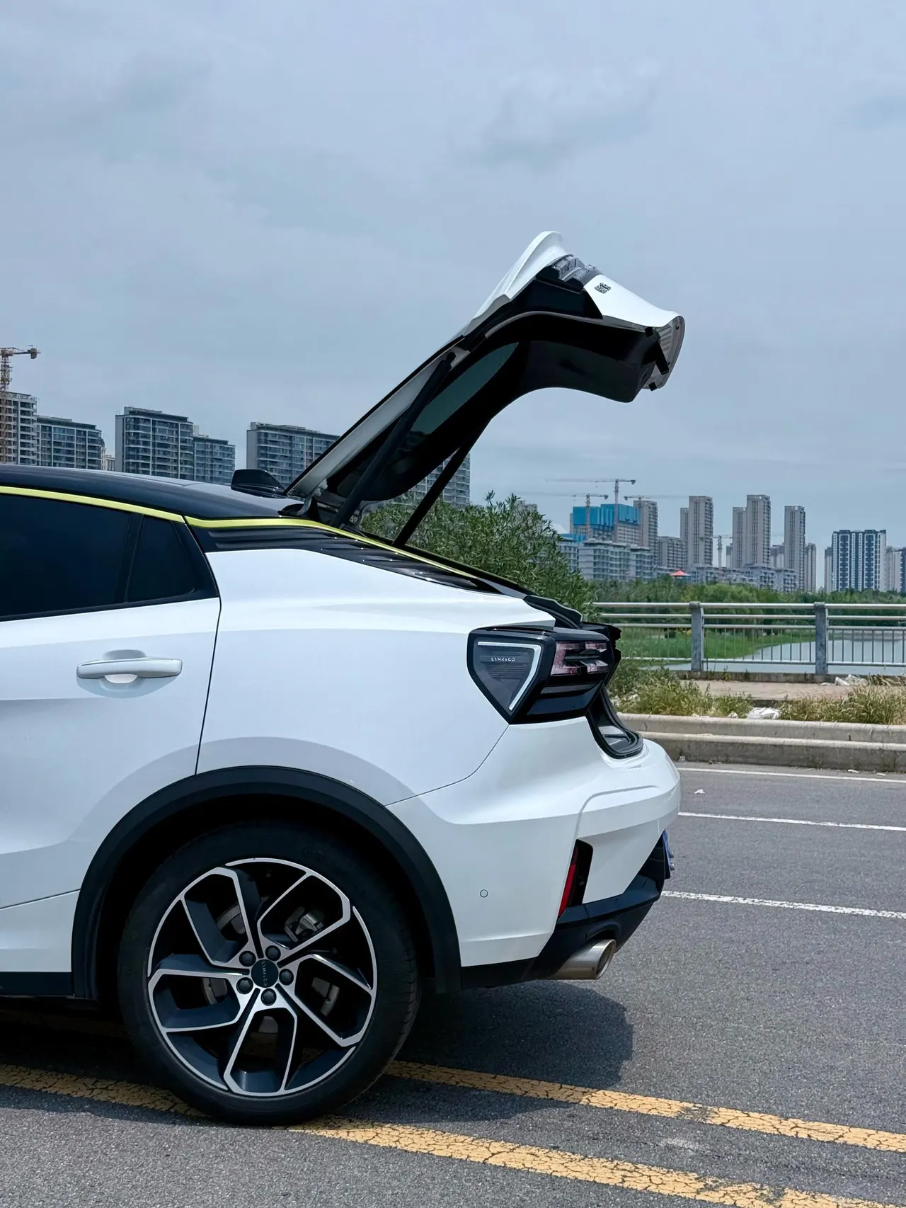 LYNK&amp;CO 2020 LYNK&amp;CO 05 2.0TD Two-wheel Drive Halo Automatic Gear 6