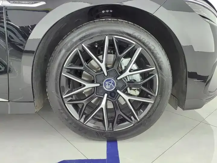 Han 2025 DM-i 125KM Honor Type 6