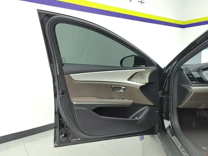 Han 2025 DM-i 125KM Honor Type 7