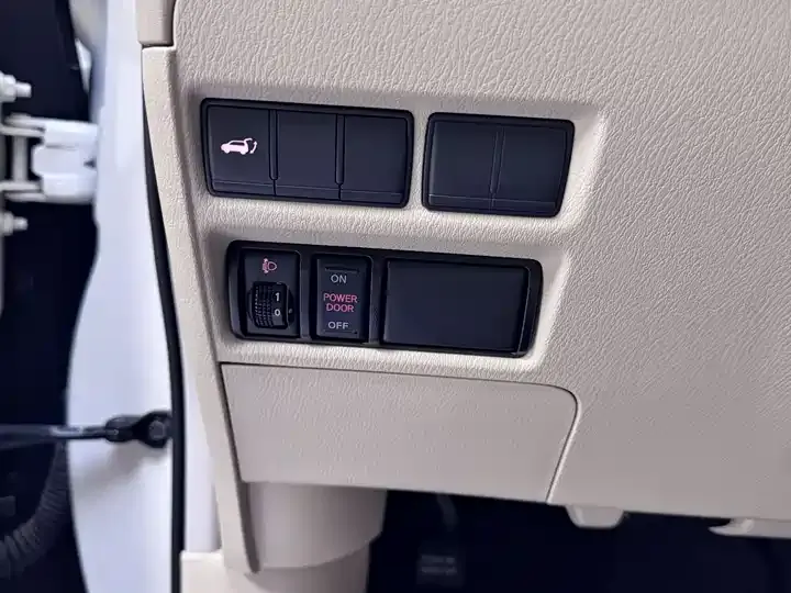 Toula 2018 4.0L Middle East Edition 7