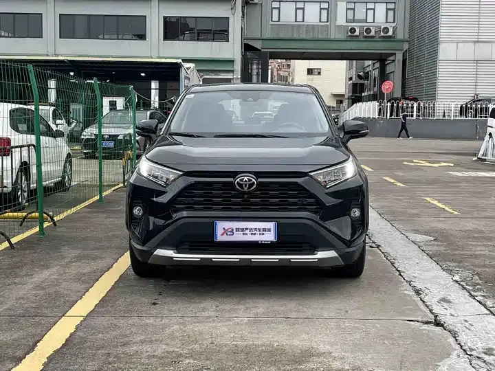 RAV4 Rongfeng 2022 2.0L CVT 4WD Fashion Plus Edition 2