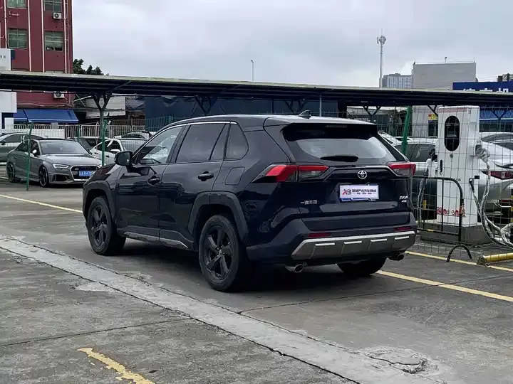 RAV4 Rongfeng 2022 2.0L CVT 4WD Fashion Plus Edition 4