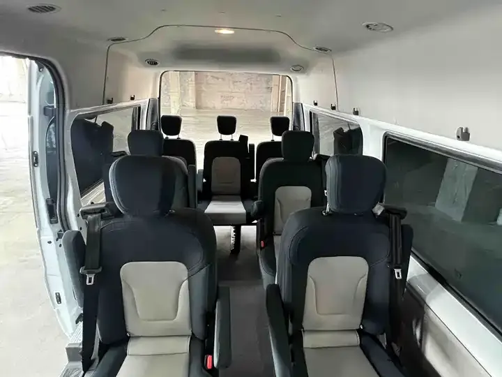 JMC Fushun 2025 2.0T 6MT diesel mid-shaft mid-top commercial 9 seats (non-operating) 12