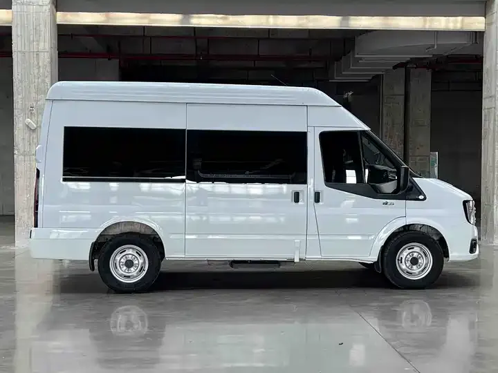 JMC Fushun 2025 2.0T 6MT diesel mid-shaft mid-top commercial 9 seats (non-operating) 3