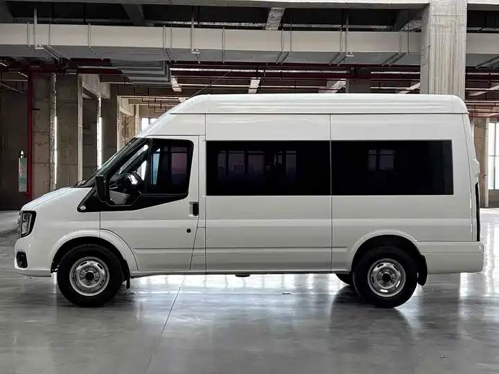 JMC Fushun 2025 2.0T 6MT diesel mid-shaft mid-top commercial 9 seats (non-operating) 5