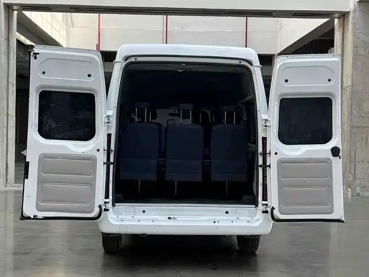 JMC Fushun 2025 2.0T 6MT diesel mid-shaft mid-top commercial 9 seats (non-operating) 9