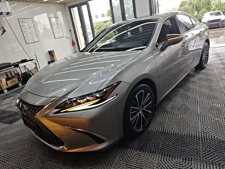 Lexus ES 2023 260 Excellence Edition 2