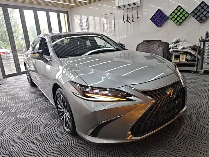 Lexus ES 2023 260 Excellence Edition 4