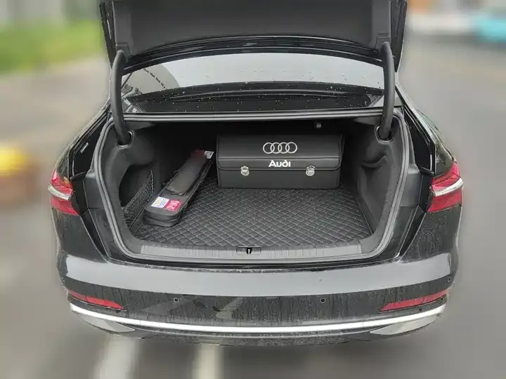 Audi A6L 2023 model changed to 45 TFSI dynamic model 10