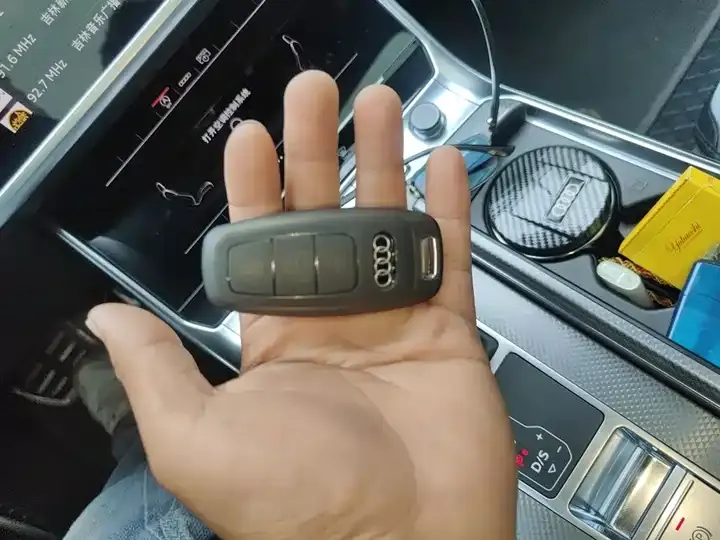 Audi A6L 2023 model changed to 45 TFSI dynamic model 12