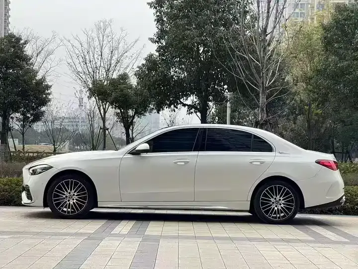 Mercedes Benz Class C 2023 C 260 L Sports Edition 3