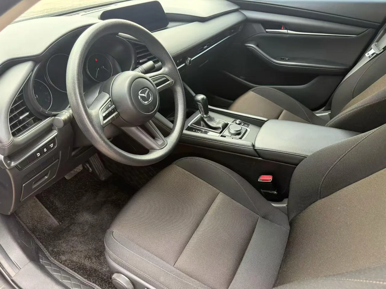 Mazda 3 Angkesaila 2022 Mazda 3 Angkesaila-sedan 2.0 quality automatic transmission 4