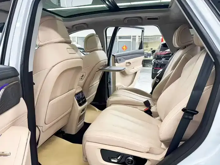 Jetour ShanHai L9 2025 1.5TD 2DHT Ultimate Edition 6 11
