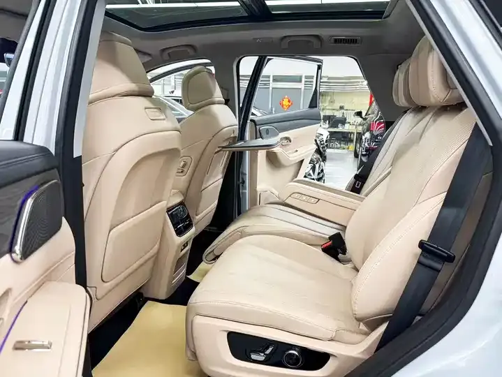 Jetour ShanHai L9 2025 1.5TD 2DHT Ultimate Edition 6 8