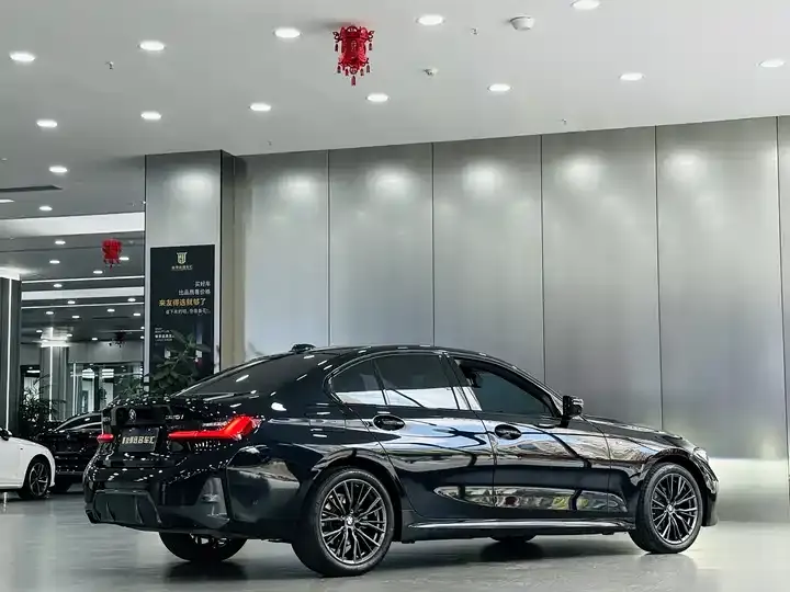 BMW 3 Series 2023 325i M Sports Night Suit 7