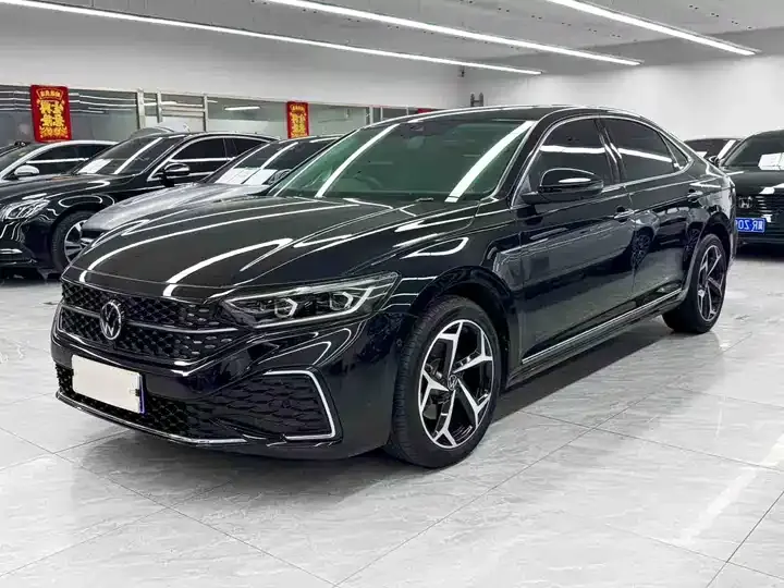Passat 2023 facelift 330TSI Star Deluxe Edition - View 1