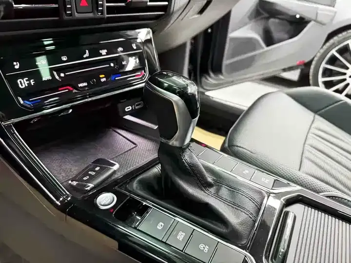 Passat 2023 facelift 330TSI Star Deluxe Edition 11