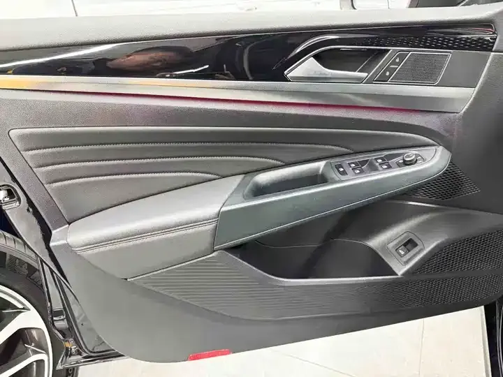 Passat 2023 facelift 330TSI Star Deluxe Edition 12
