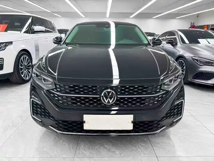 Passat 2023 facelift 330TSI Star Deluxe Edition 2