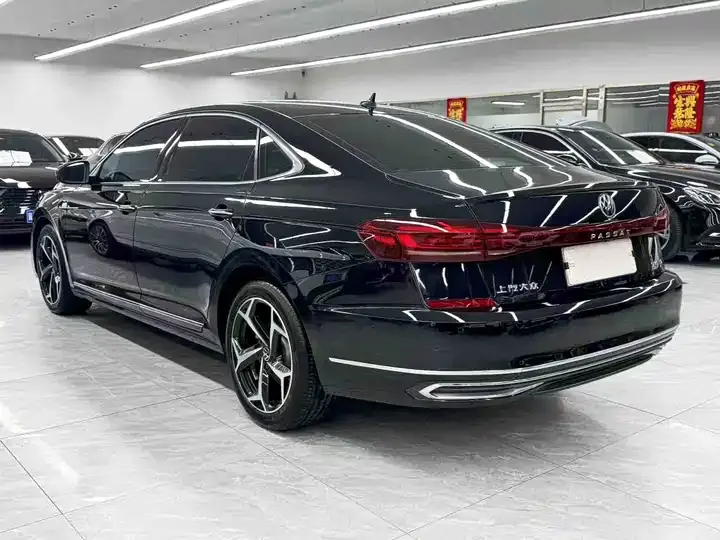 Passat 2023 facelift 330TSI Star Deluxe Edition 4