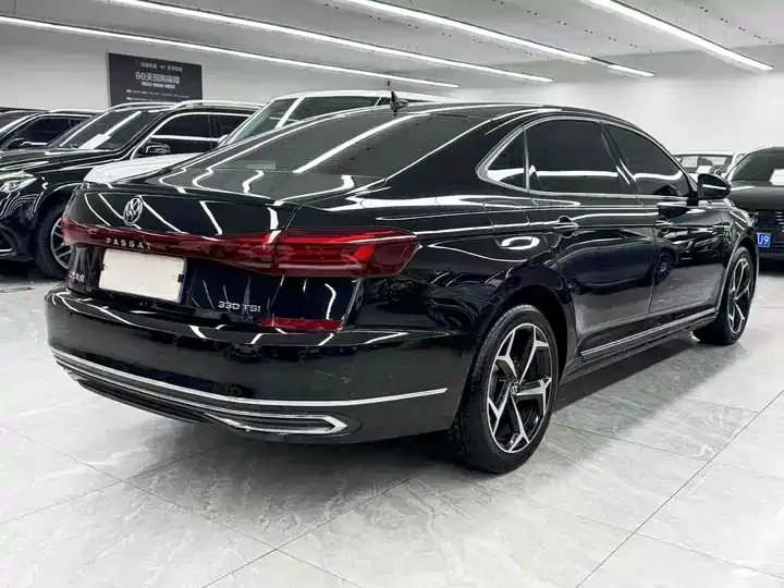 Passat 2023 facelift 330TSI Star Deluxe Edition 6