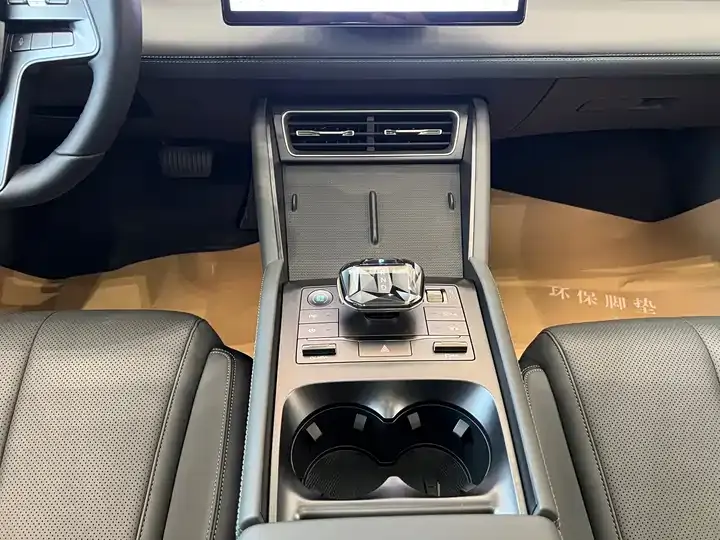 Qin L 2025 DM-i smart driving version 80KM Exceed 11