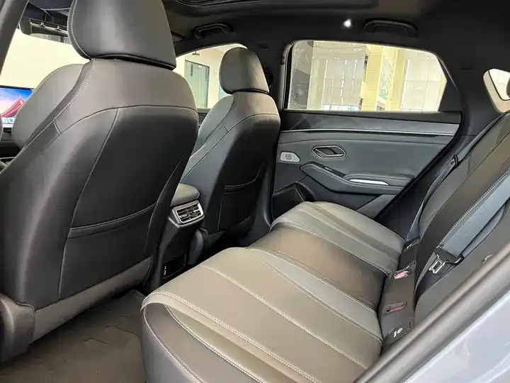 Qin L 2025 DM-i smart driving version 80KM Exceed 7