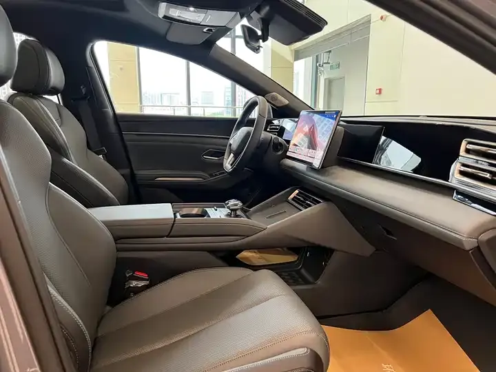 Qin L 2025 DM-i smart driving version 80KM Exceed 8