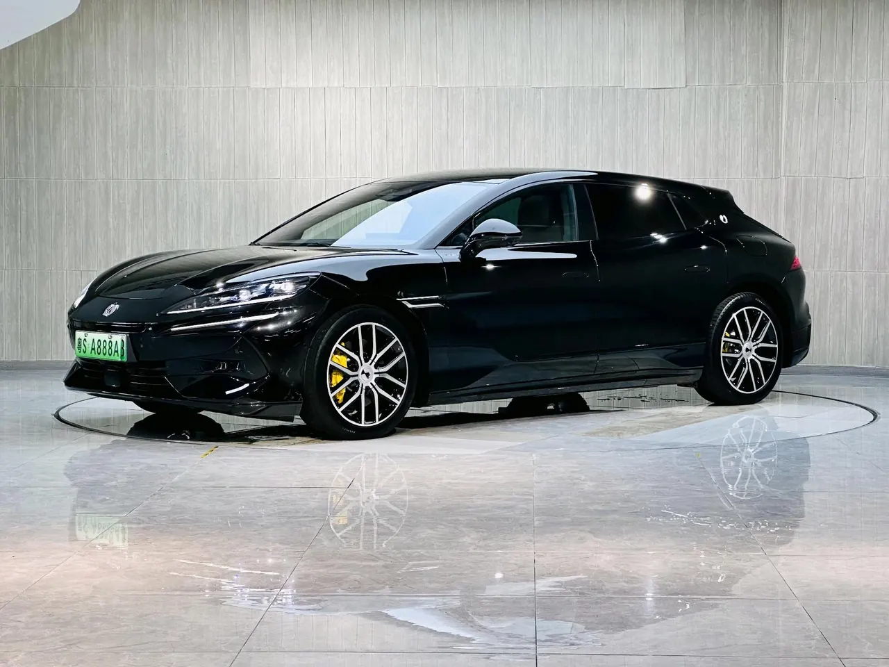 Открыть галерею: Denza 2024 Denza Z9GT 2.0T stepless 1100 four-wheel drive Max version automatic gear