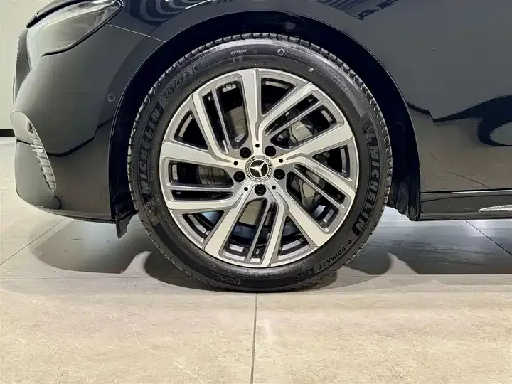 Mercedes Benz E-Class 2025 to E 300 L Fashion 10