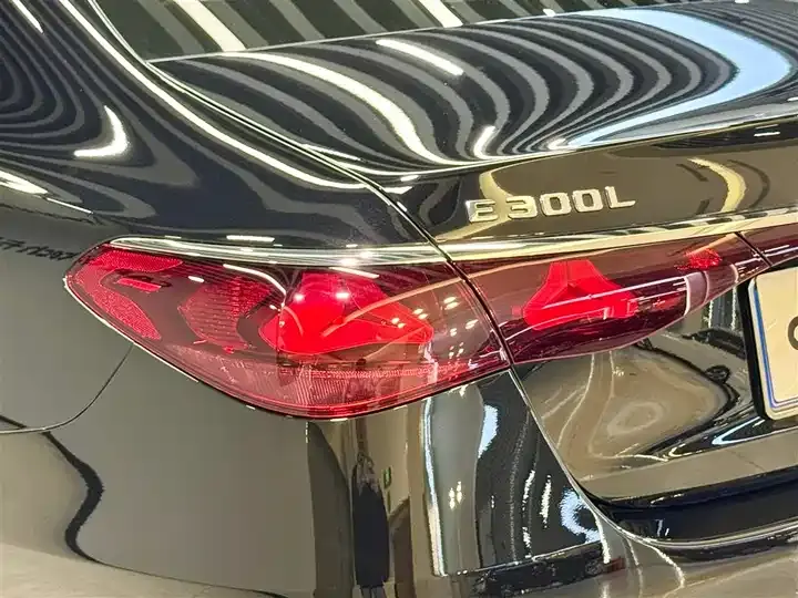 Mercedes Benz E-Class 2025 to E 300 L Fashion 9